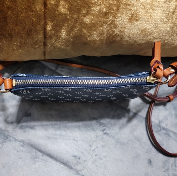 Dooney & Bourke Bagette - Picture 9 of 14